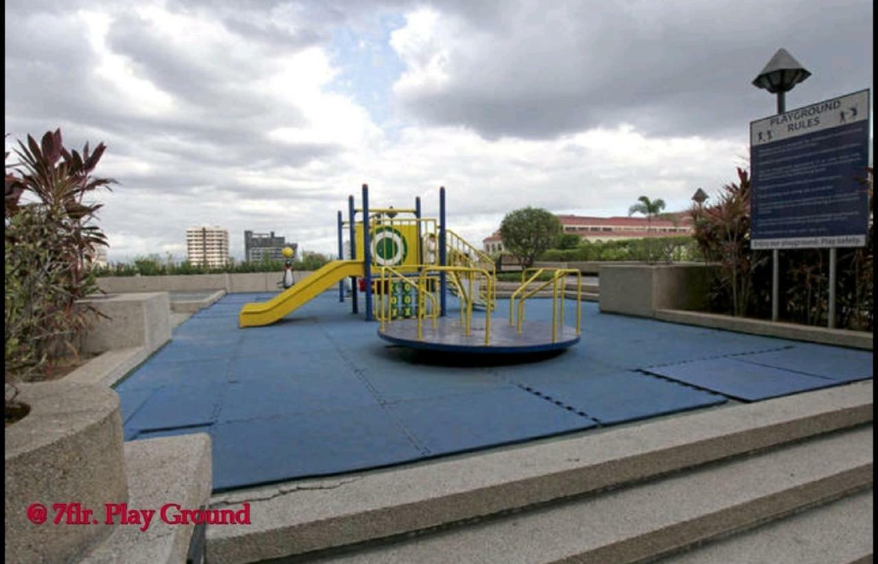 67 sqm. Condo Unit in Robinson Place Residences Manila Exterior foto